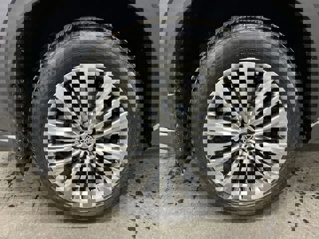 Used 2024 Toyota Highlander Platinum image 33