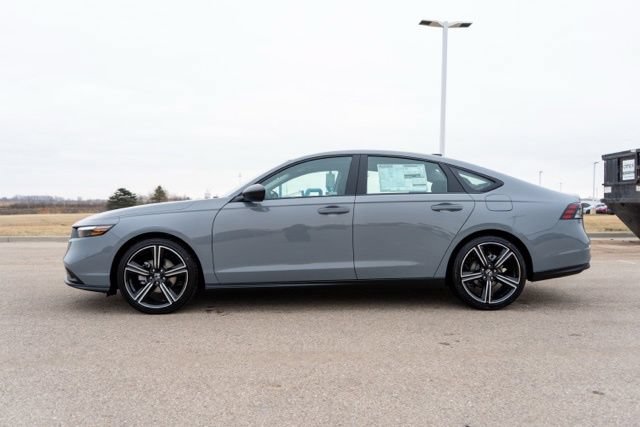 Used 2025 Honda Accord SE image 4