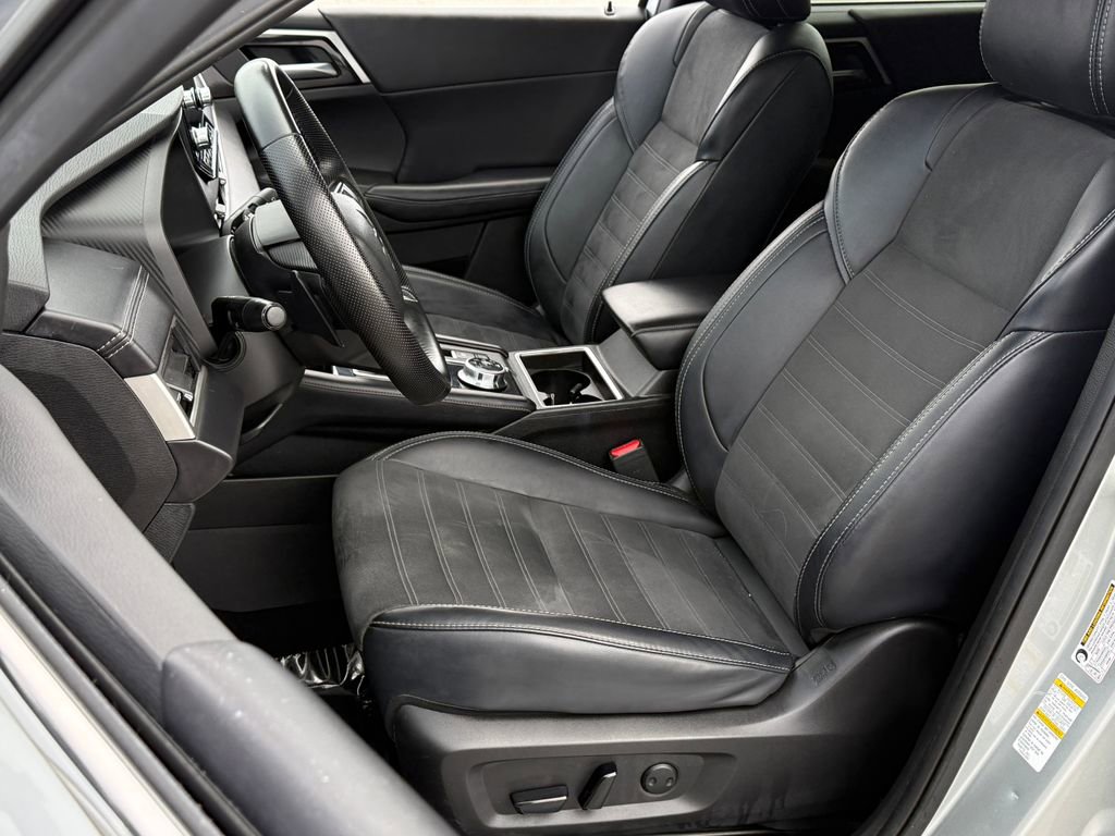 Used 2024 Mitsubishi Outlander SE image 24