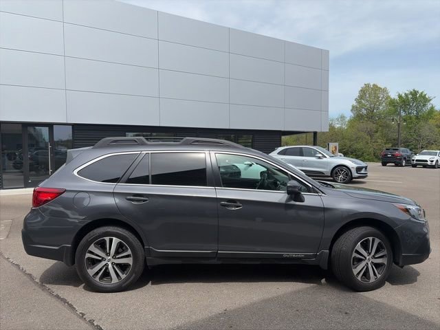 Used 2018 Subaru Outback 2.5i Limited AWD/4WD image 2