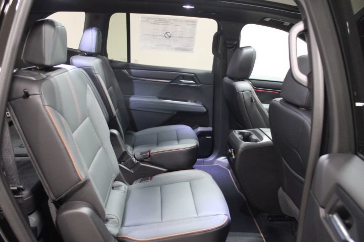 New 2026 GMC Acadia AT4 w/ Luxury Package AWD/4WD image 30