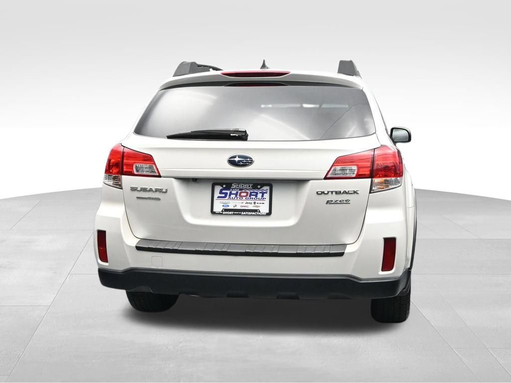 Used 2011 Subaru Outback 2.5i Limited AWD/4WD image 4