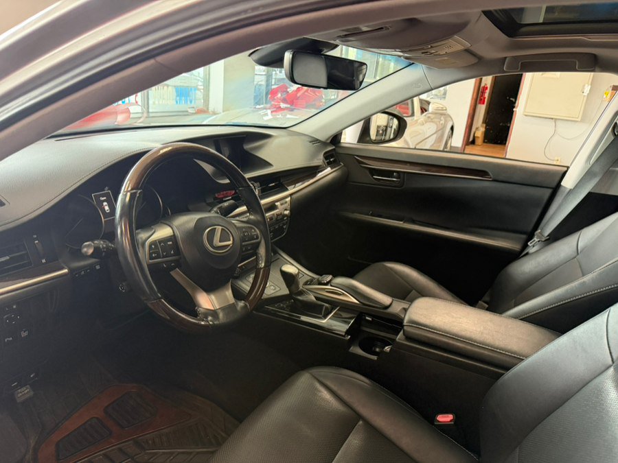 Used 2018 Lexus ES 350 w/ Navigation System Package FWD image 27