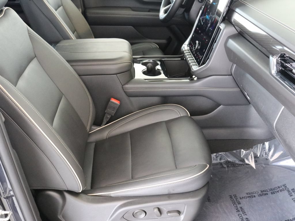 Used 2025 GMC Yukon XL Elevation AWD/4WD image 45