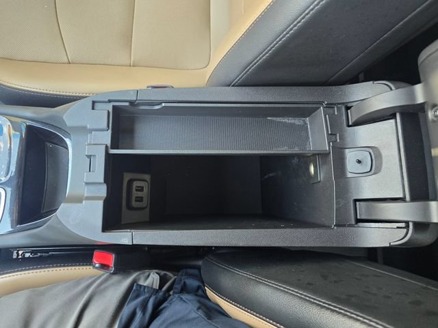 Used 2023 Chevrolet Equinox Premier AWD/4WD image 28