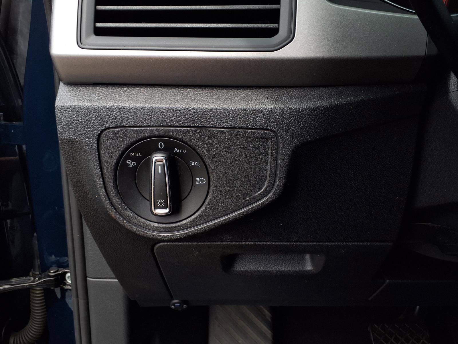 Used 2020 Volkswagen Atlas Cross Sport SE w/ Panoramic Sunroof Package image 14