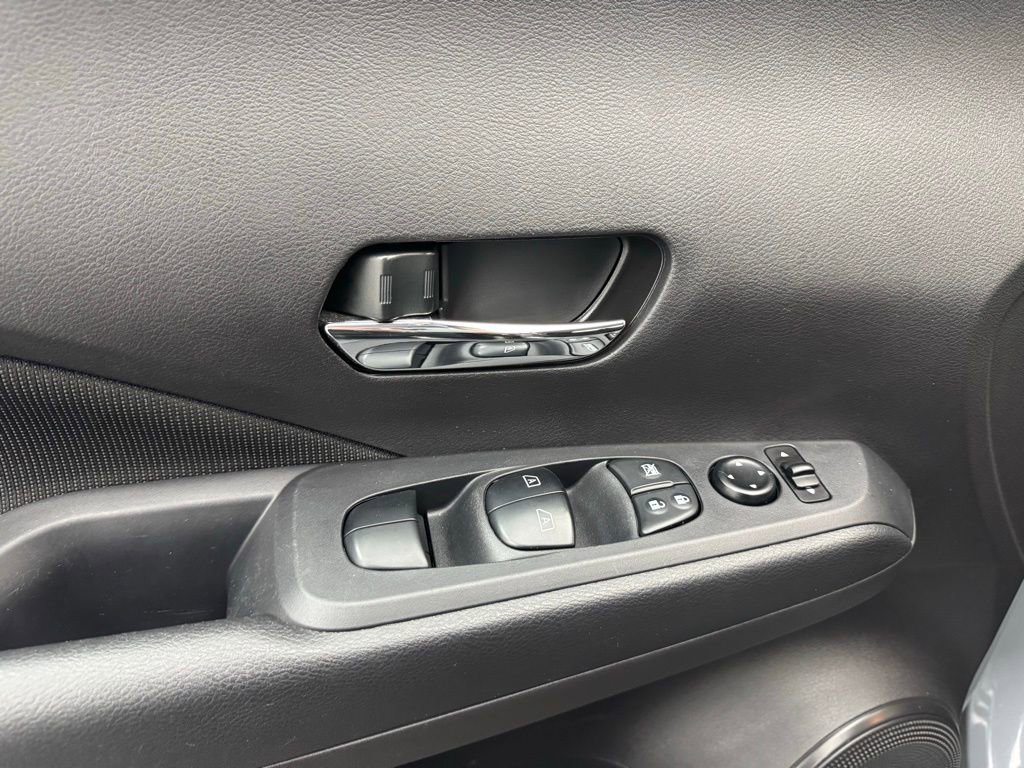 Used 2024 Nissan Kicks SV FWD image 13
