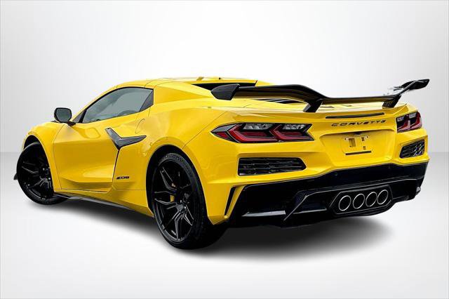 Used 2025 Chevrolet Corvette Z06 w/ Z07 Performance Package image 4