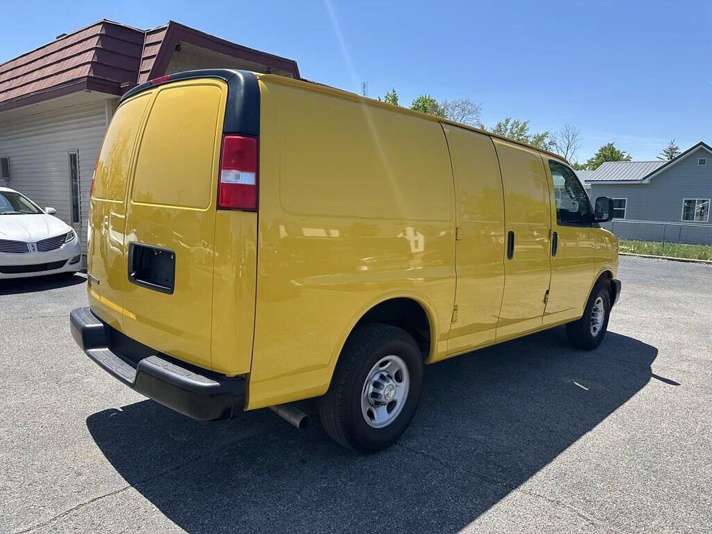 Used 2022 Chevrolet Express 2500 image 5