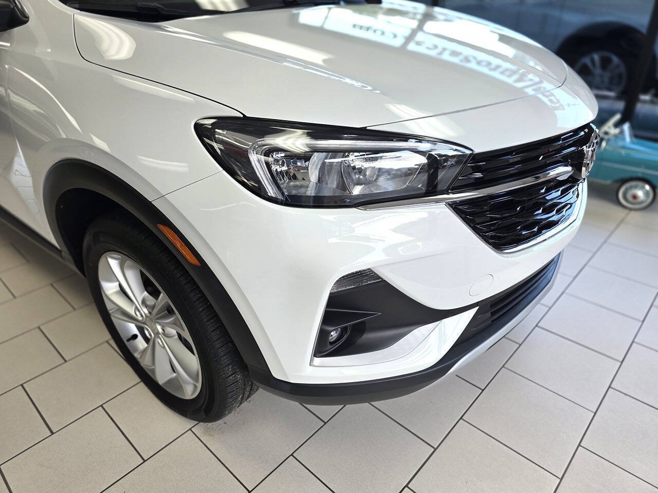 Used 2023 Buick Encore GX Preferred w/ Cold Weather Comfort Package AWD/4WD image 5