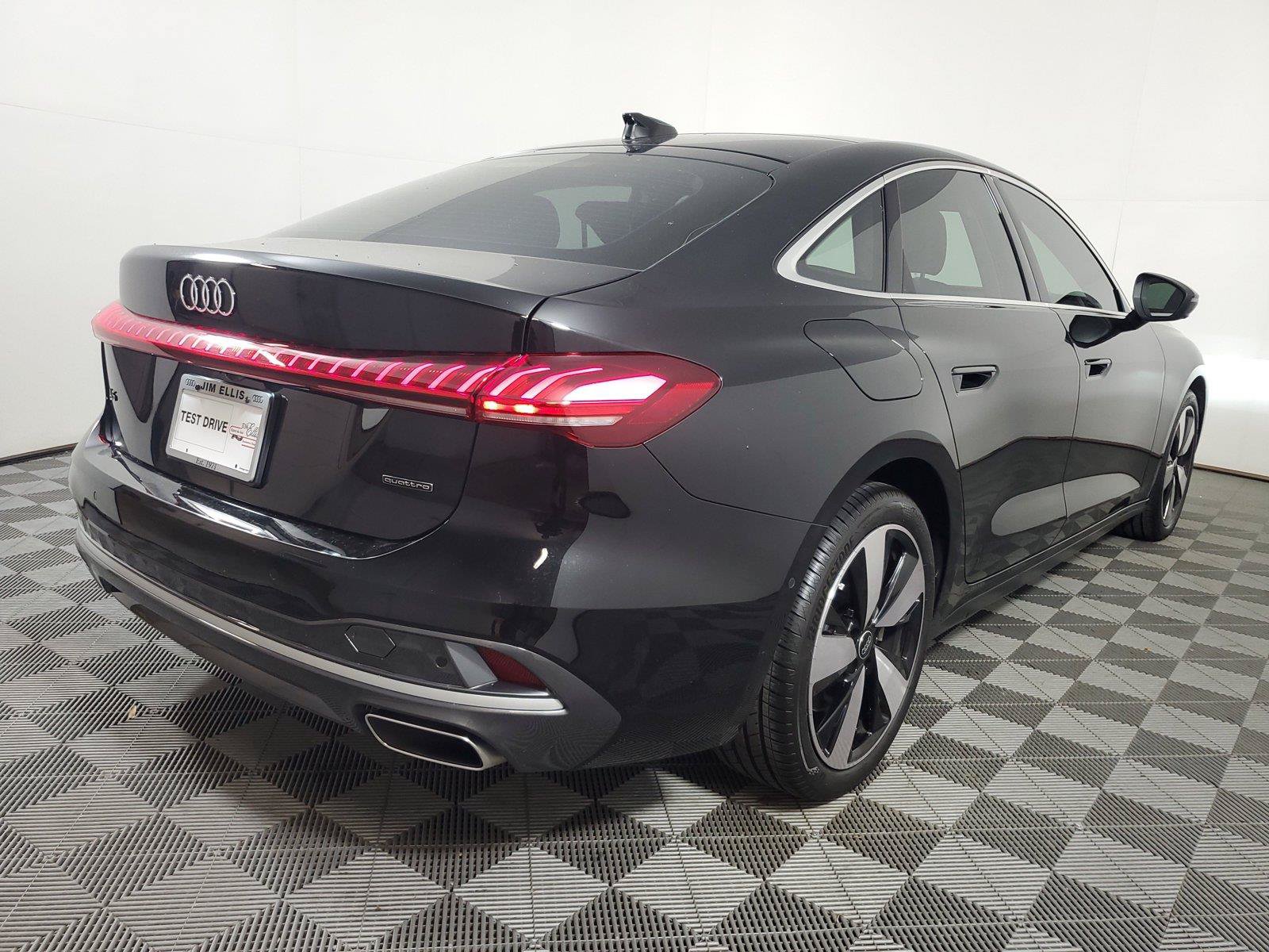 Used 2025 Audi A5 2.0T Premium AWD/4WD image 7
