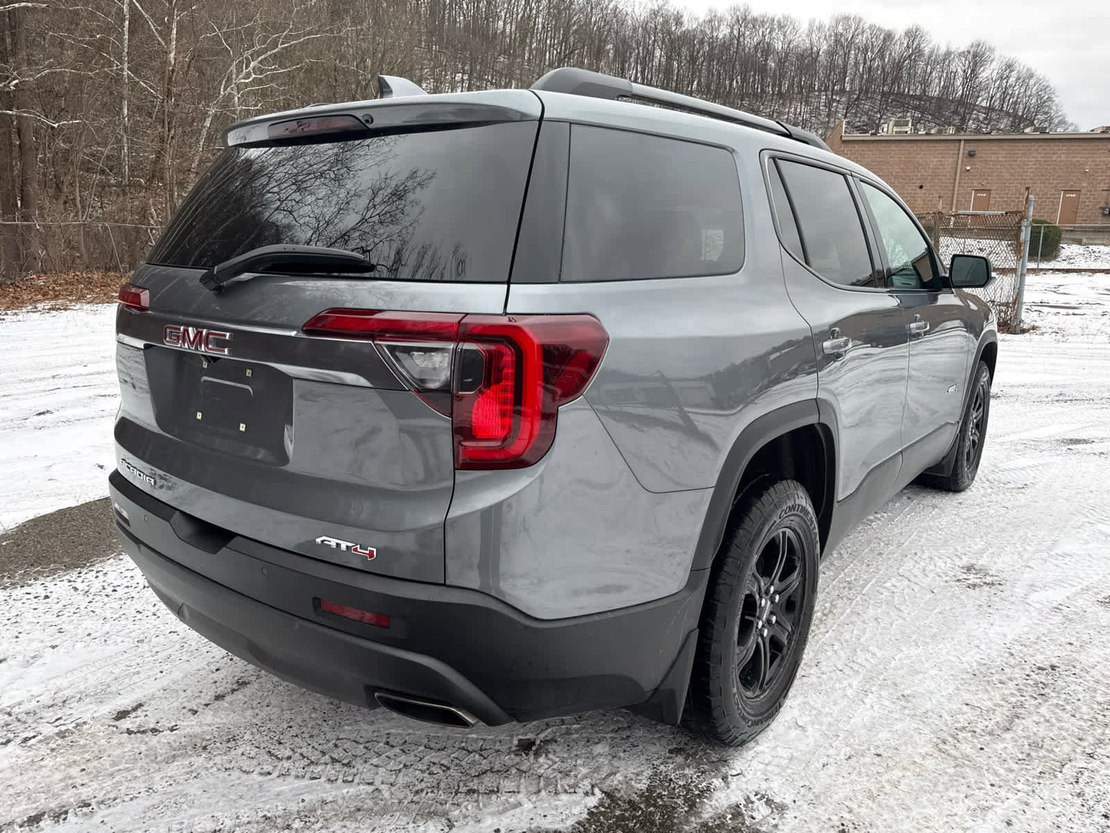 Used 2022 GMC Acadia AT4 w/ Technology Package image 9