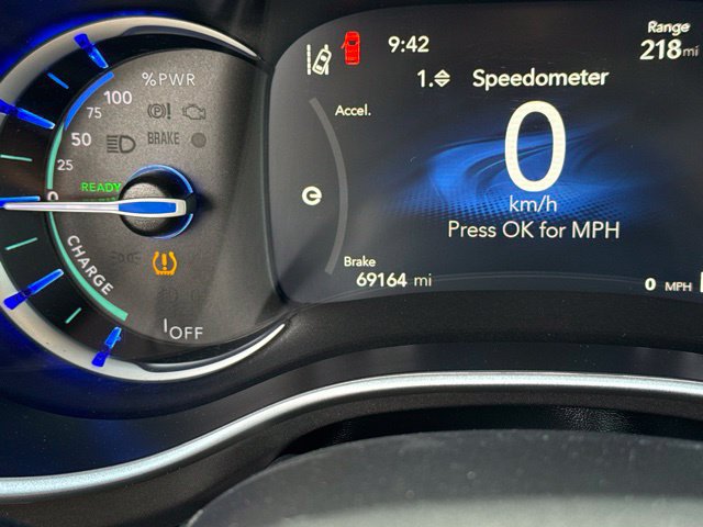 Used 2024 Chrysler Pacifica Limited FWD image 21