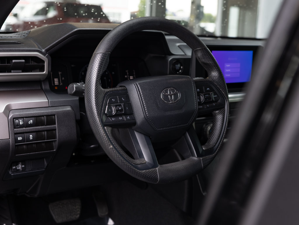 Certified 2024 Toyota Tacoma SR5 AWD/4WD image 11