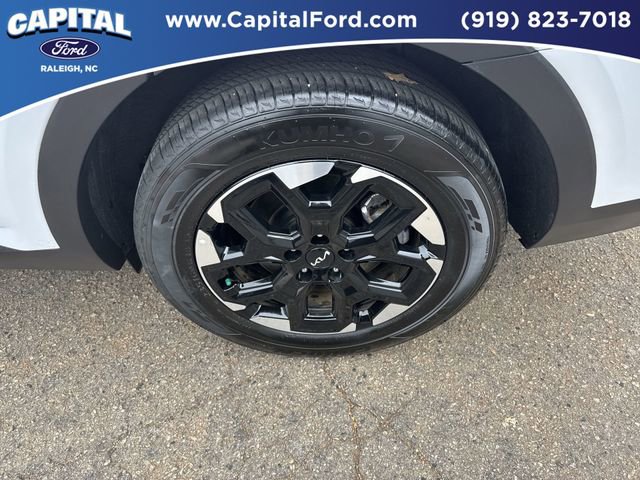 Used 2024 Kia Sorento S image 13