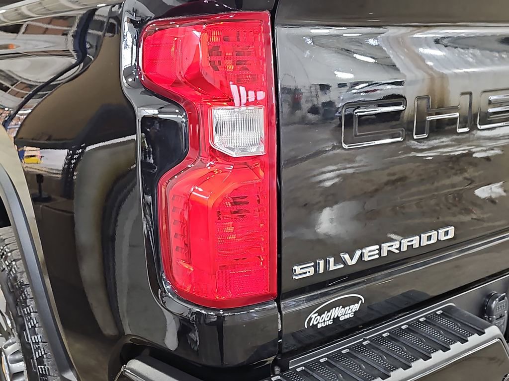 Certified 2024 Chevrolet Silverado 2500 Custom w/ Custom Value Package image 38