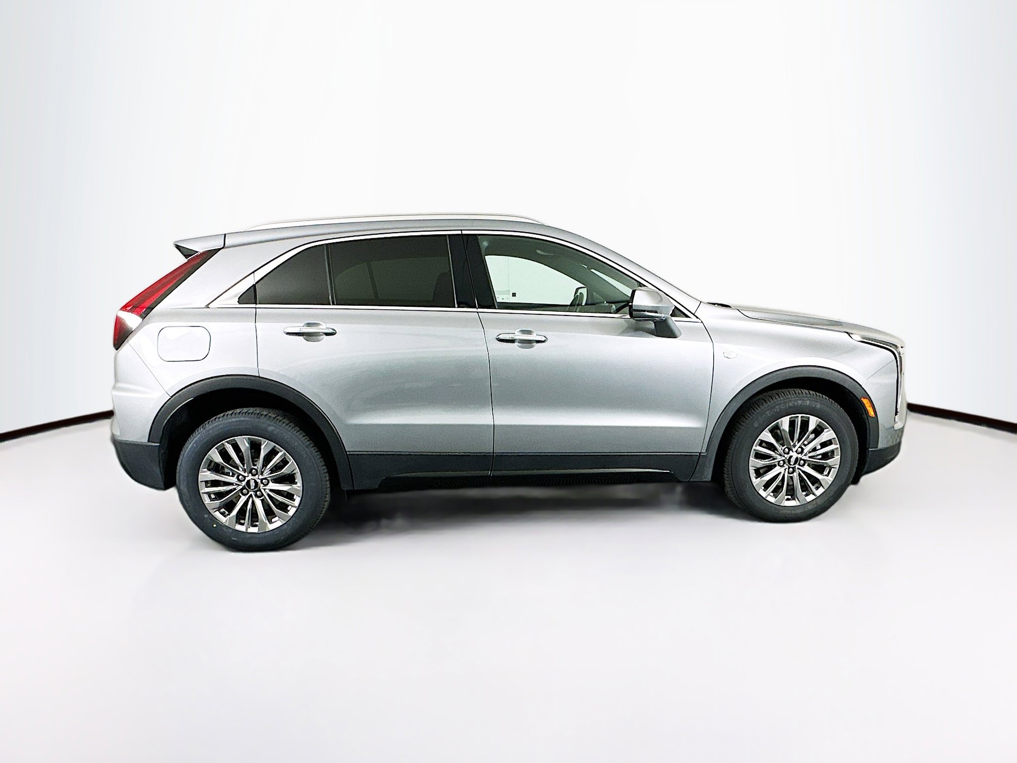 Used 2024 Cadillac XT4 Premium Luxury image 10