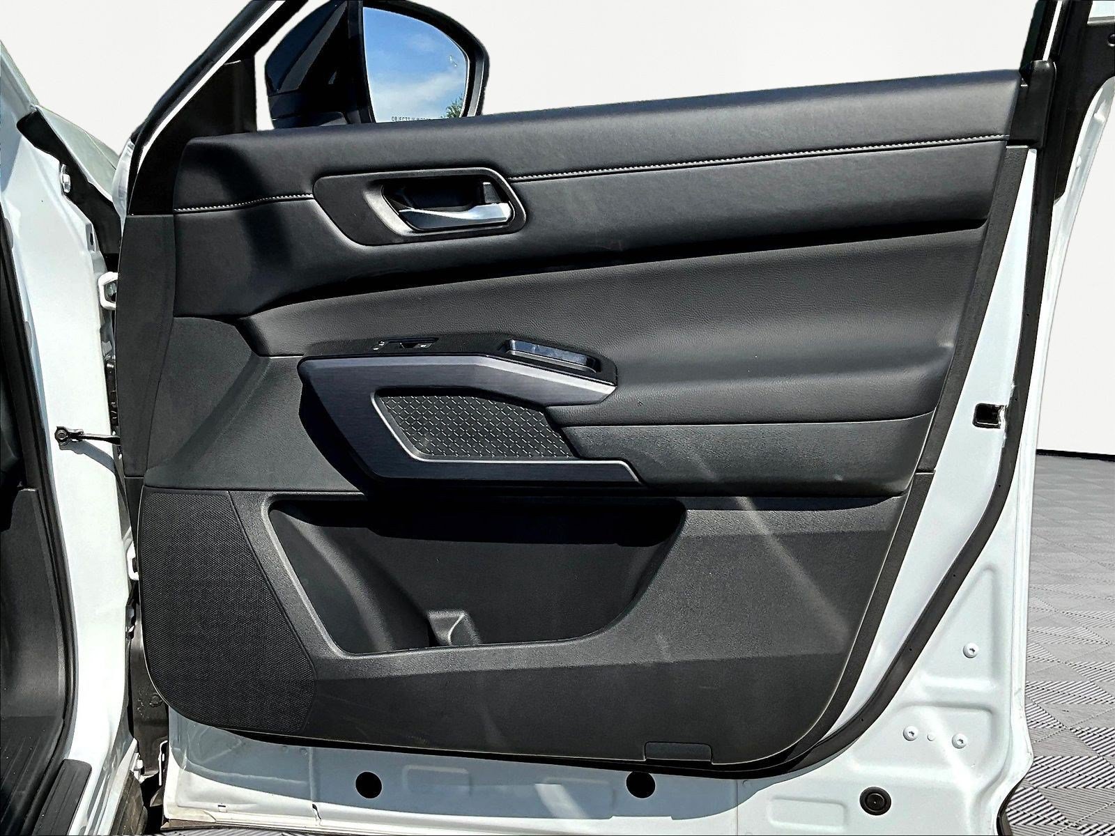 Certified 2026 Nissan Pathfinder SL AWD/4WD image 27