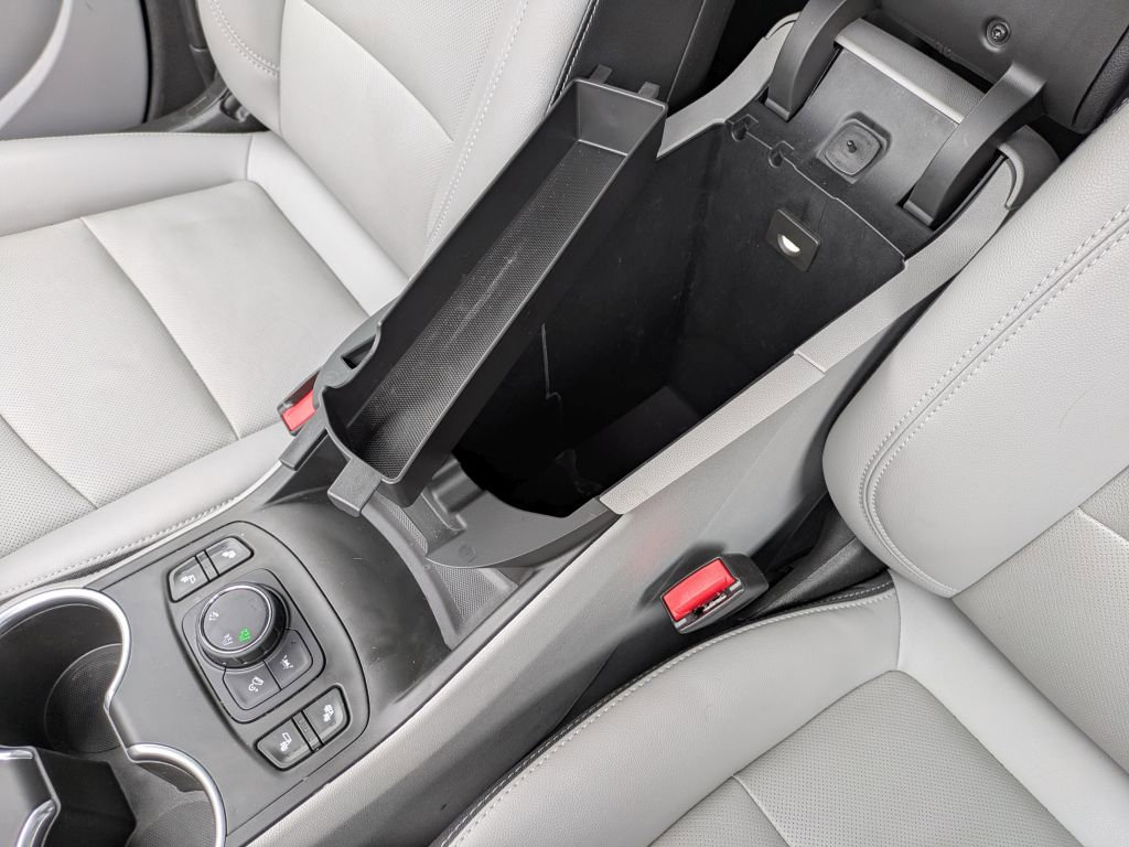 Certified 2022 GMC Terrain SLT w/ LPO, Floor Liner Package AWD/4WD image 24