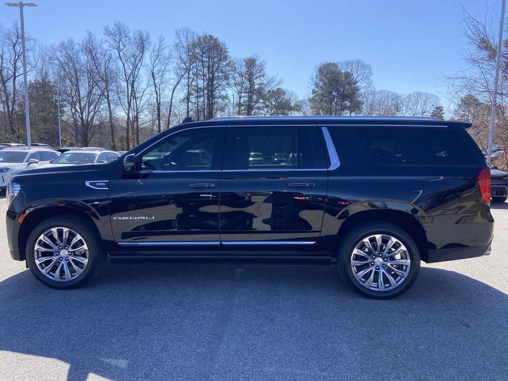 Used 2022 GMC Yukon XL Denali w/ Denali Premium Package RWD image 6