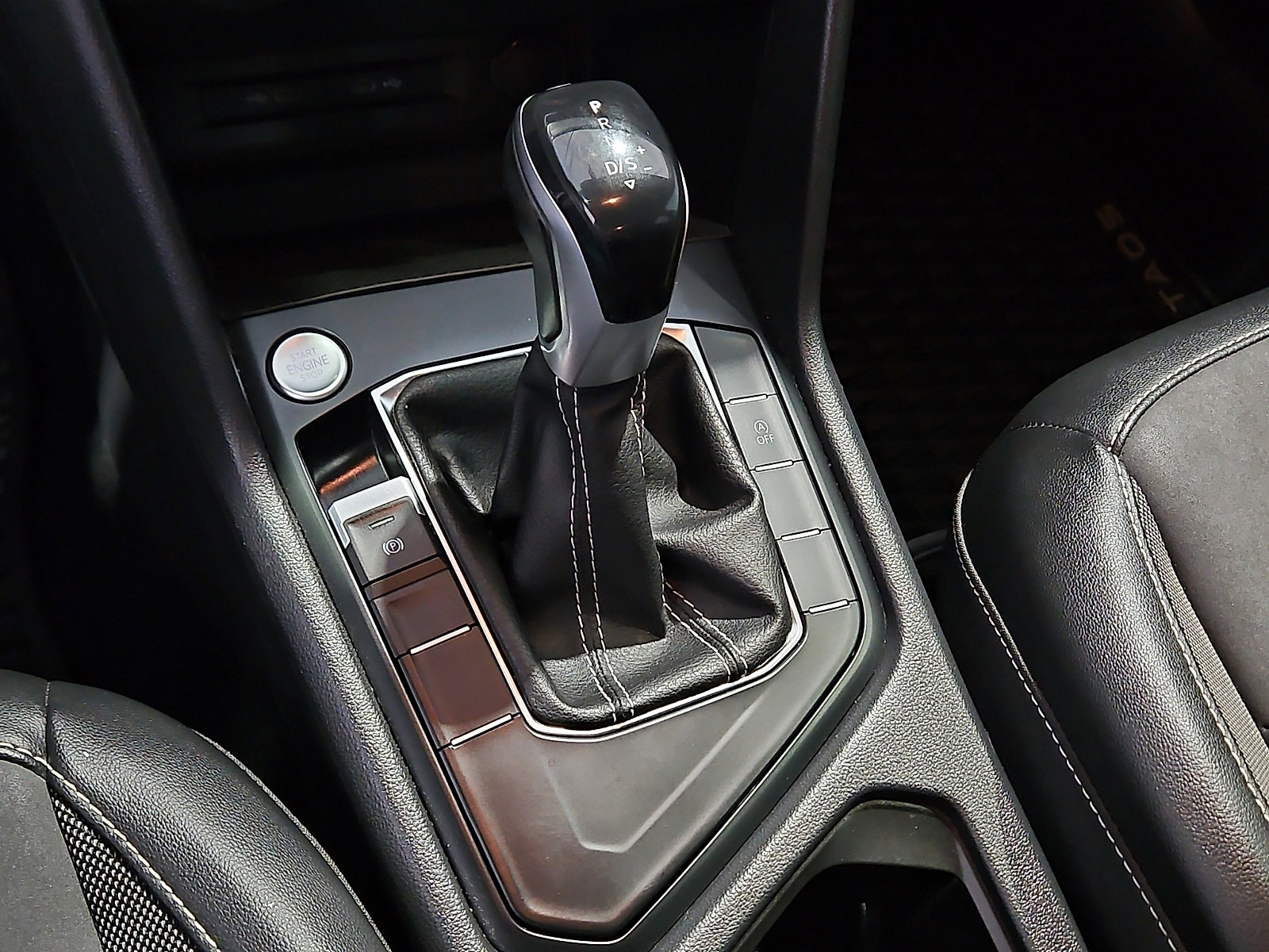 Certified 2022 Volkswagen Taos SE image 13