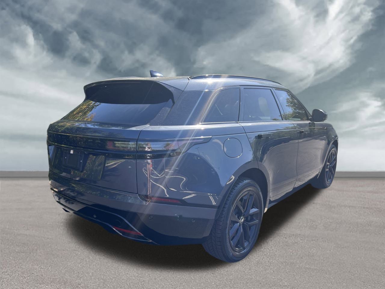Certified 2024 Land Rover Range Rover Velar Dynamic SE image 5