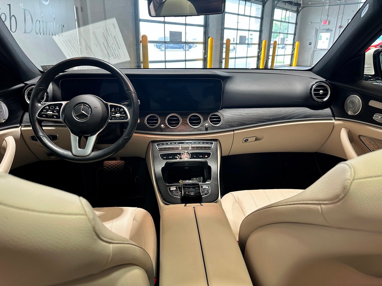 Used 2019 Mercedes-Benz E 300 4MATIC image 6