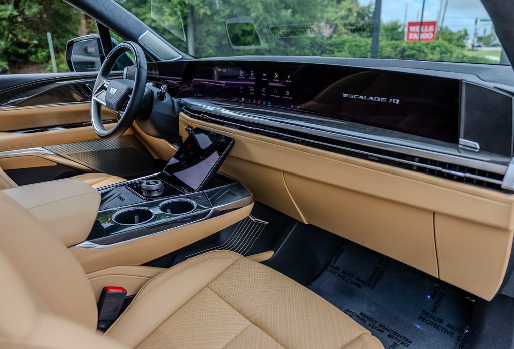Used 2025 Cadillac Escalade IQ Sport 2 AWD/4WD image 23