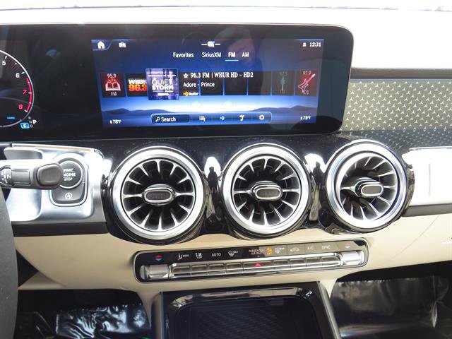 Used 2025 Mercedes-Benz GLB 250 4MATIC image 13