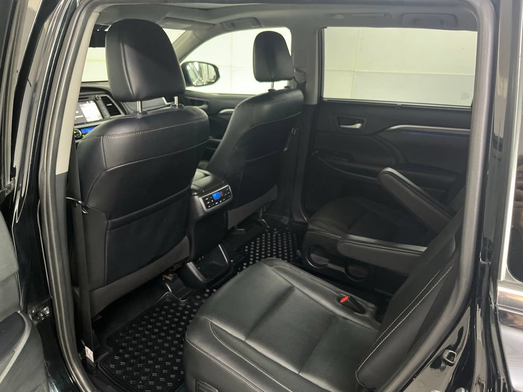 Used 2019 Toyota Highlander Limited AWD/4WD image 25