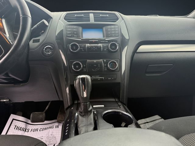Used 2019 Ford Explorer XLT image 11