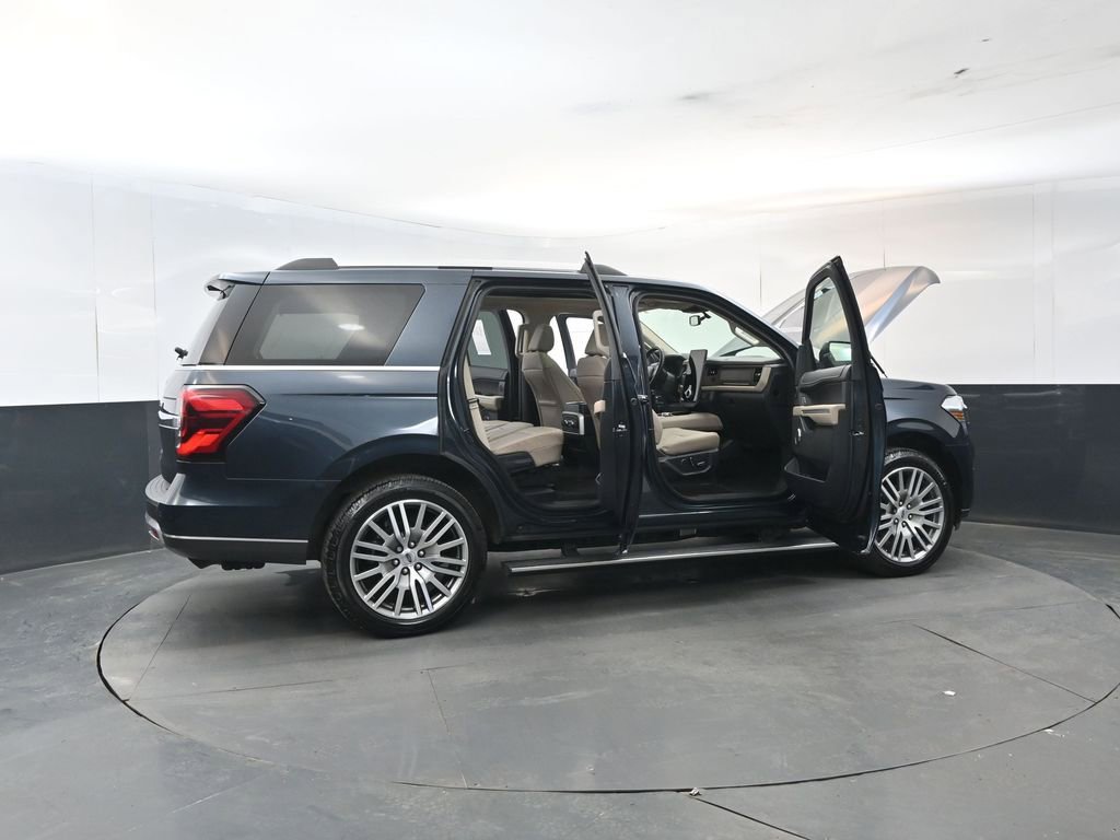 Used 2022 Ford Expedition Limited image 27