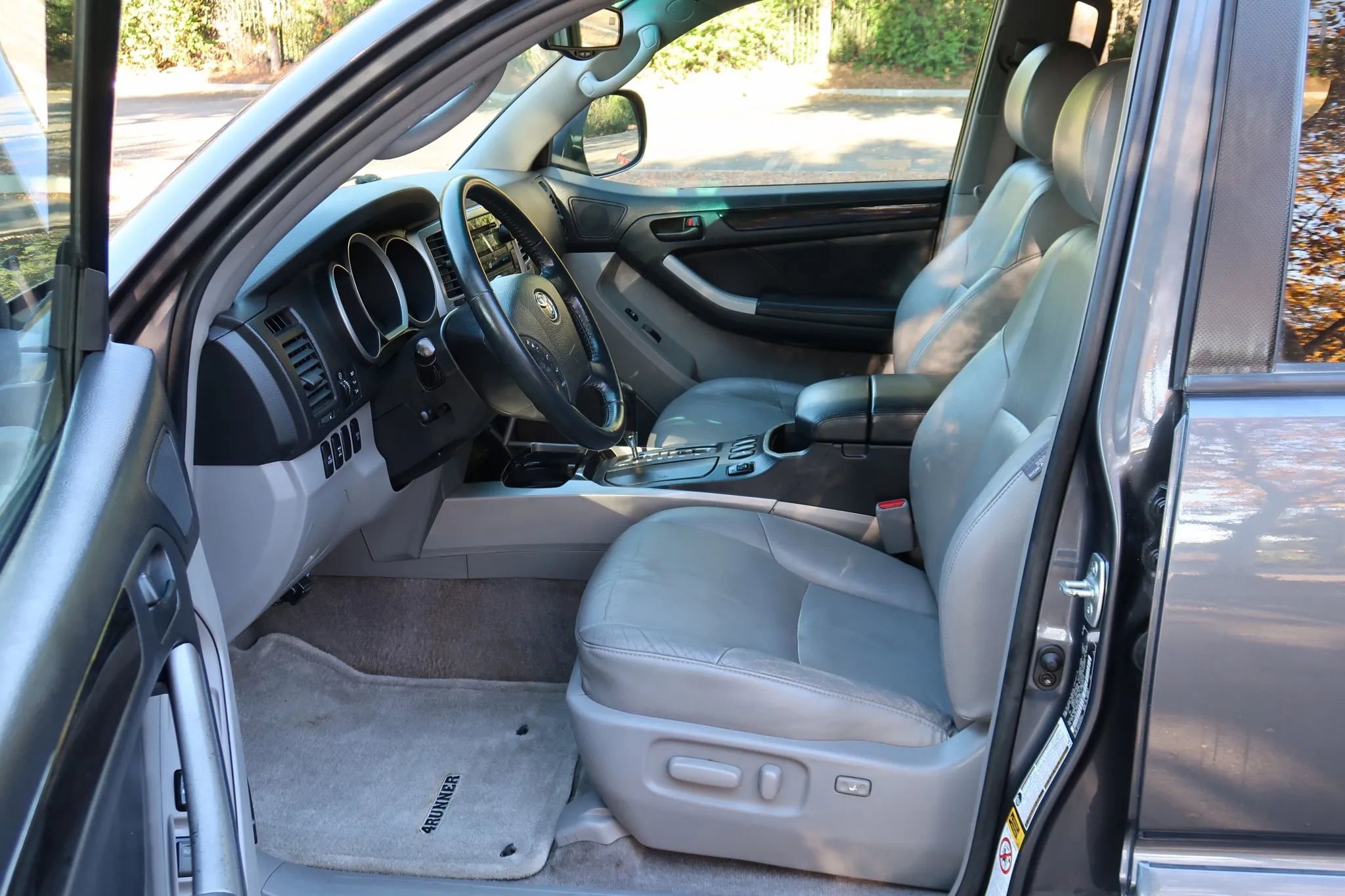 Used 2006 Toyota 4Runner Limited AWD/4WD image 16