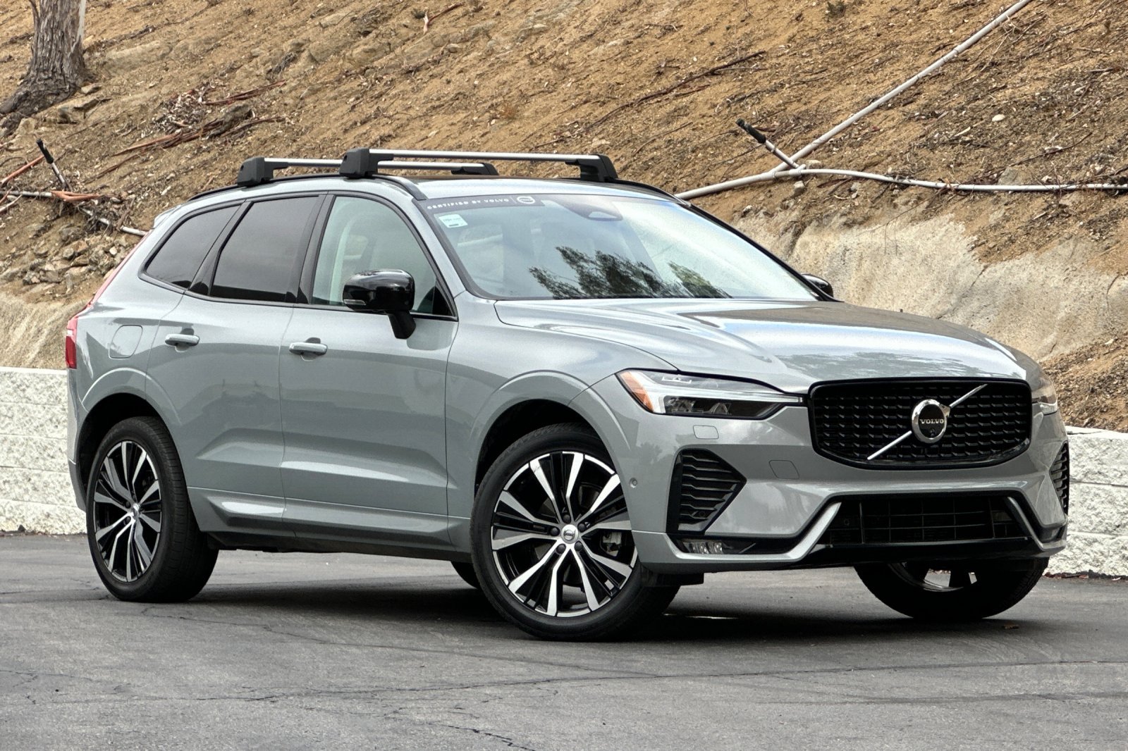 Certified 2024 Volvo XC60 B5 Plus w/ Protection Package Premier AWD/4WD image 2