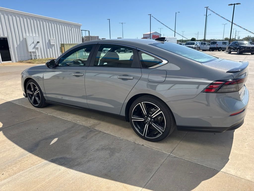 Used 2025 Honda Accord Sport image 19