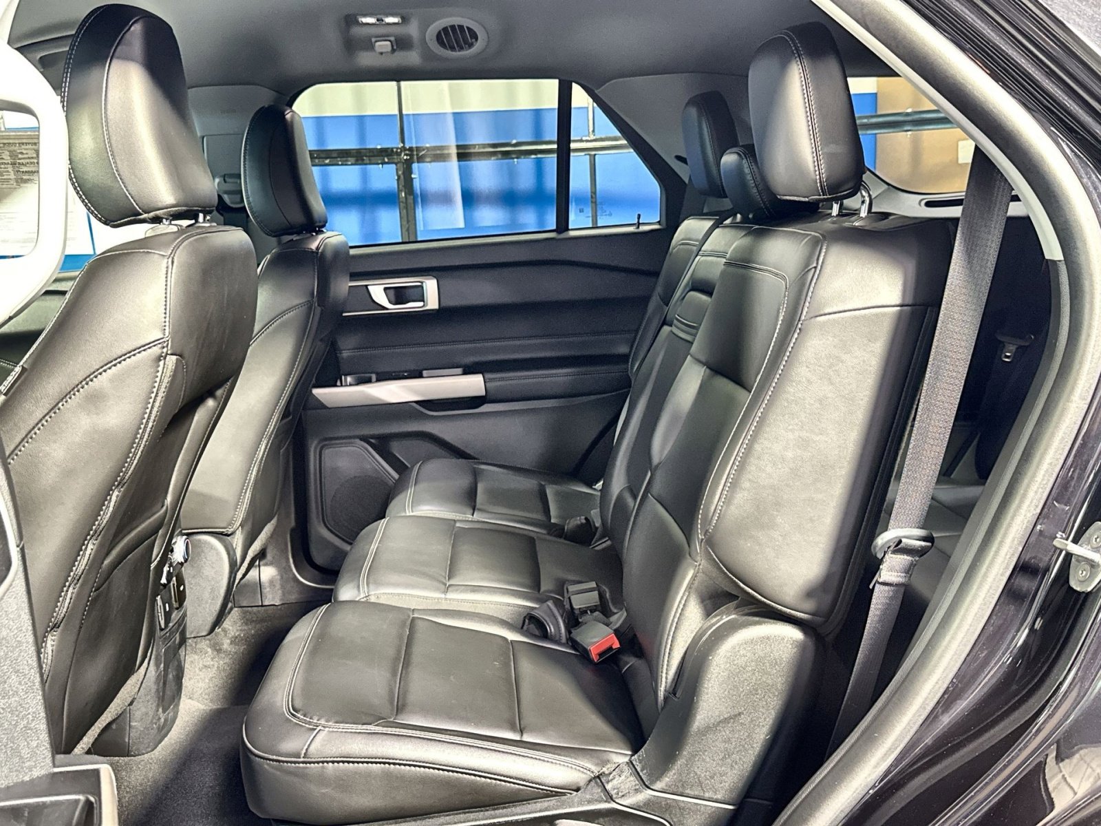 Used 2022 Ford Explorer XLT w/ Equipment Group 202A image 29