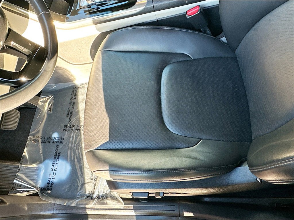 Used 2022 Kia Carnival EX image 19