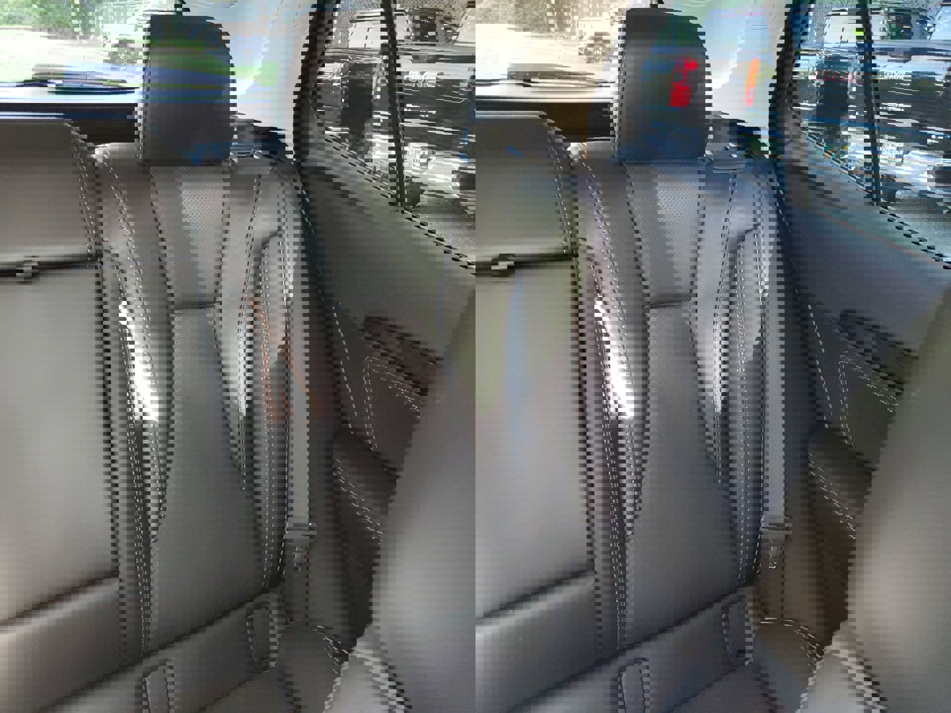 Used 2021 Buick Envision Essence image 56