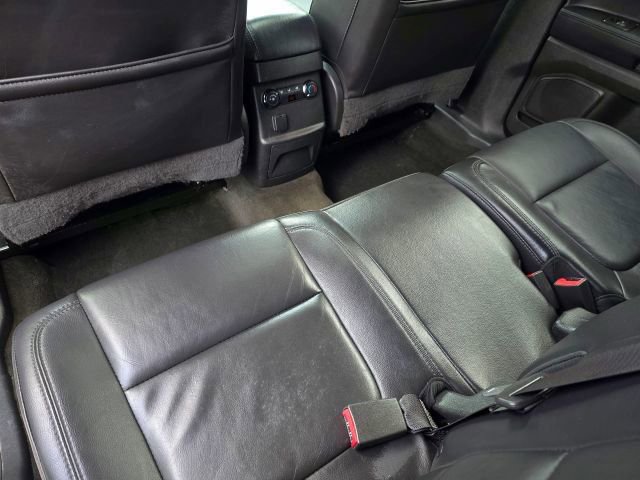 Used 2015 Ford Explorer XLT w/ Equipment Group 202B AWD/4WD image 34