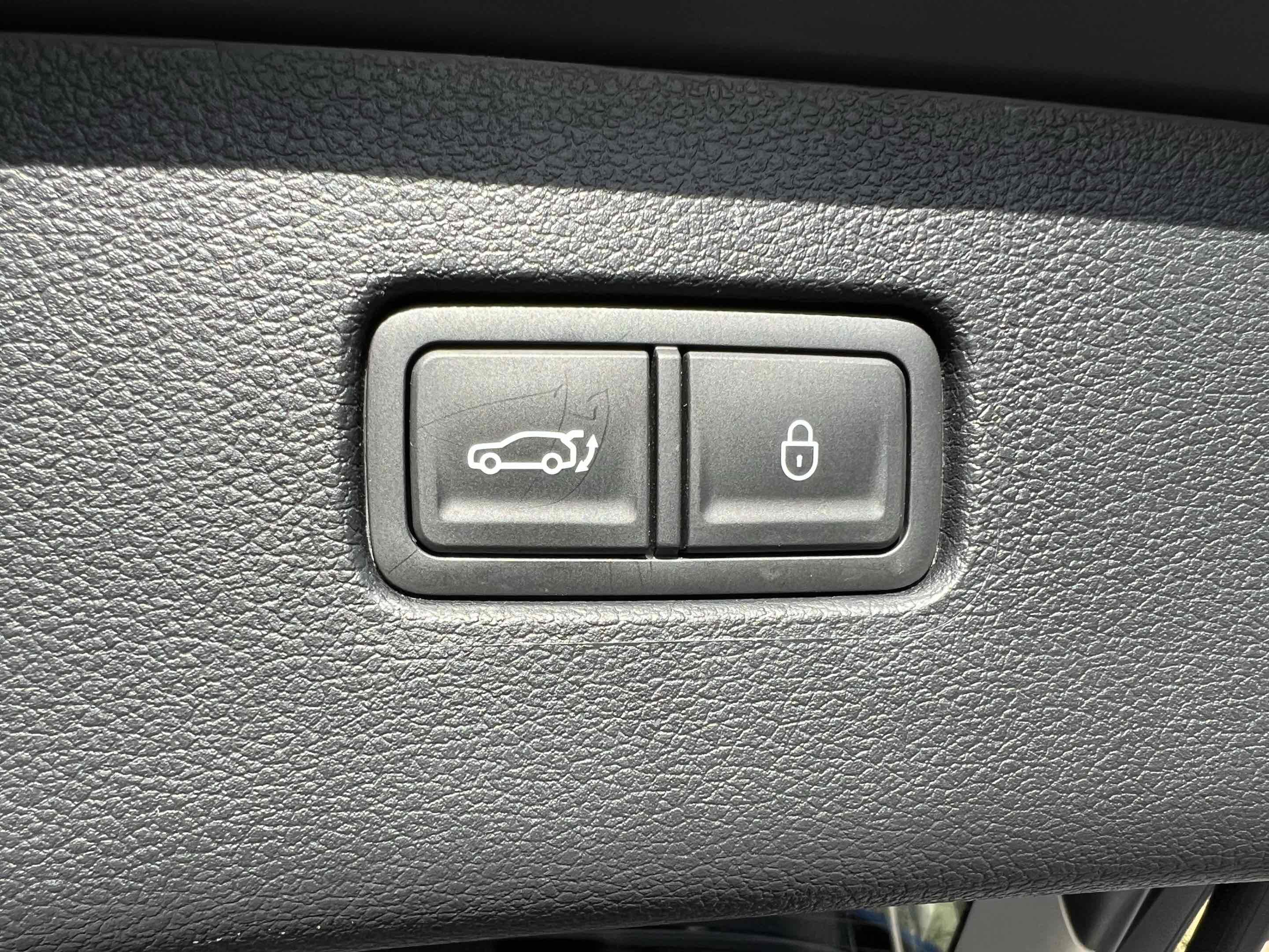 Used 2022 Genesis GV80 2.5T w/ Advanced Package 03 image 11