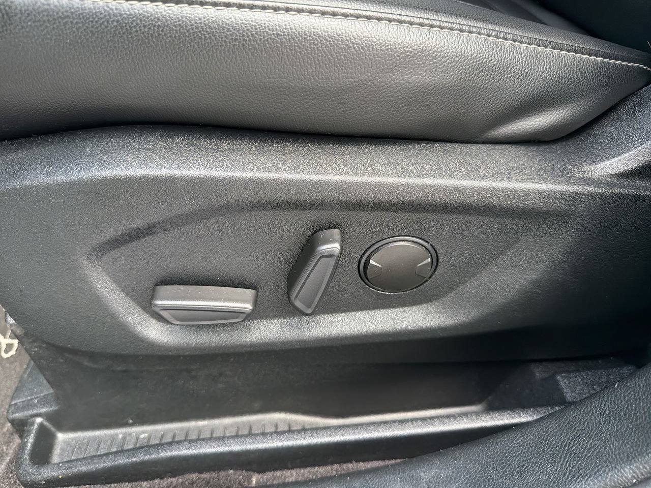 Used 2020 Ford Edge SEL w/ Cargo Accessory Package FWD image 19