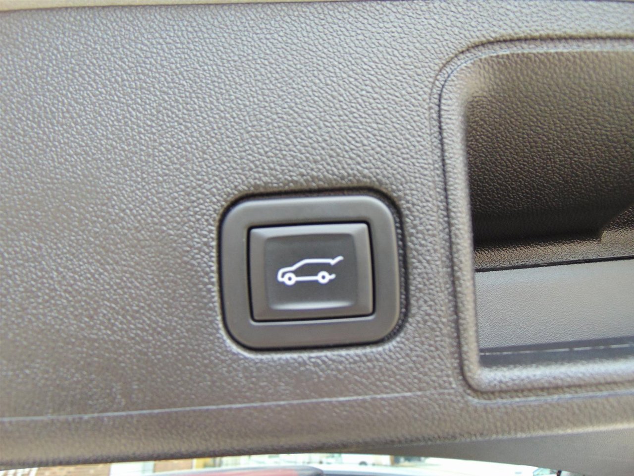 Used 2023 GMC Terrain SLT image 14