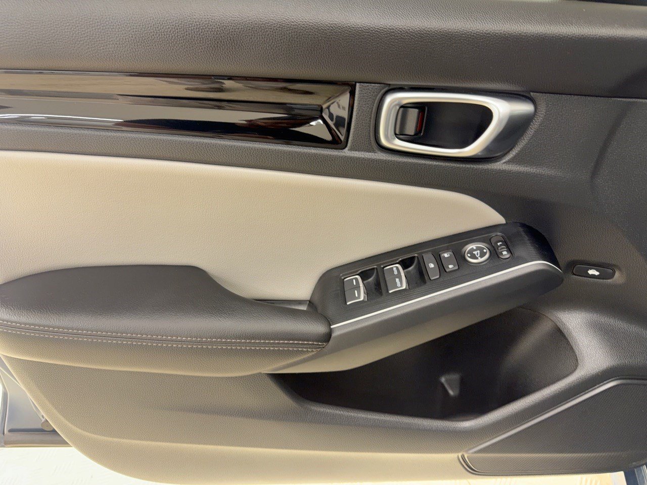 Used 2025 Honda Civic FWD Hybrid Sedan image 14