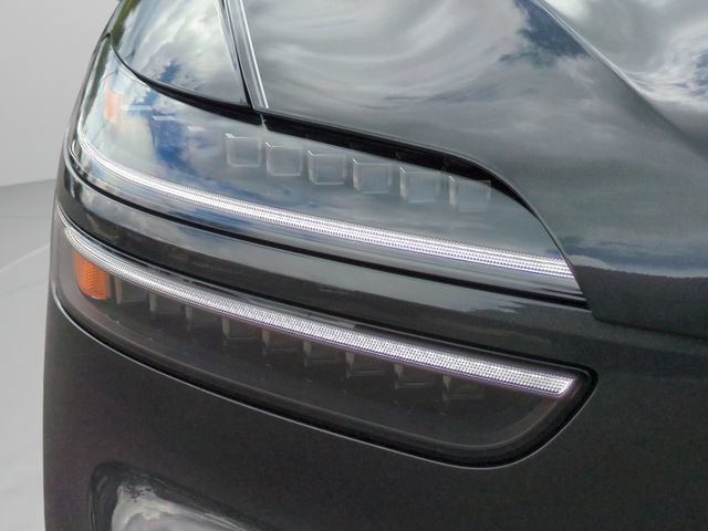 Certified 2026 Genesis GV70 2.5T Select AWD/4WD image 24