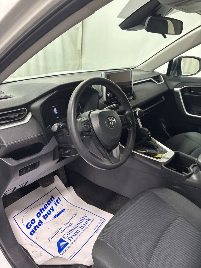 Used 2024 Toyota RAV4 LE image 10