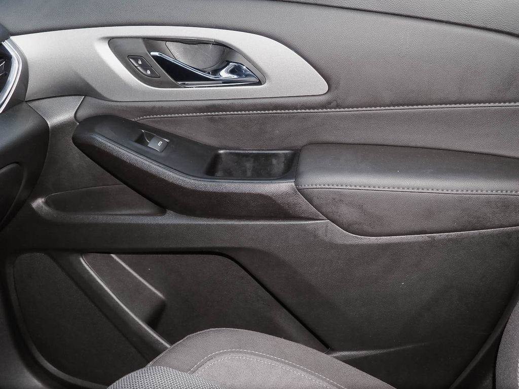 Certified 2023 Chevrolet Traverse LT FWD image 25