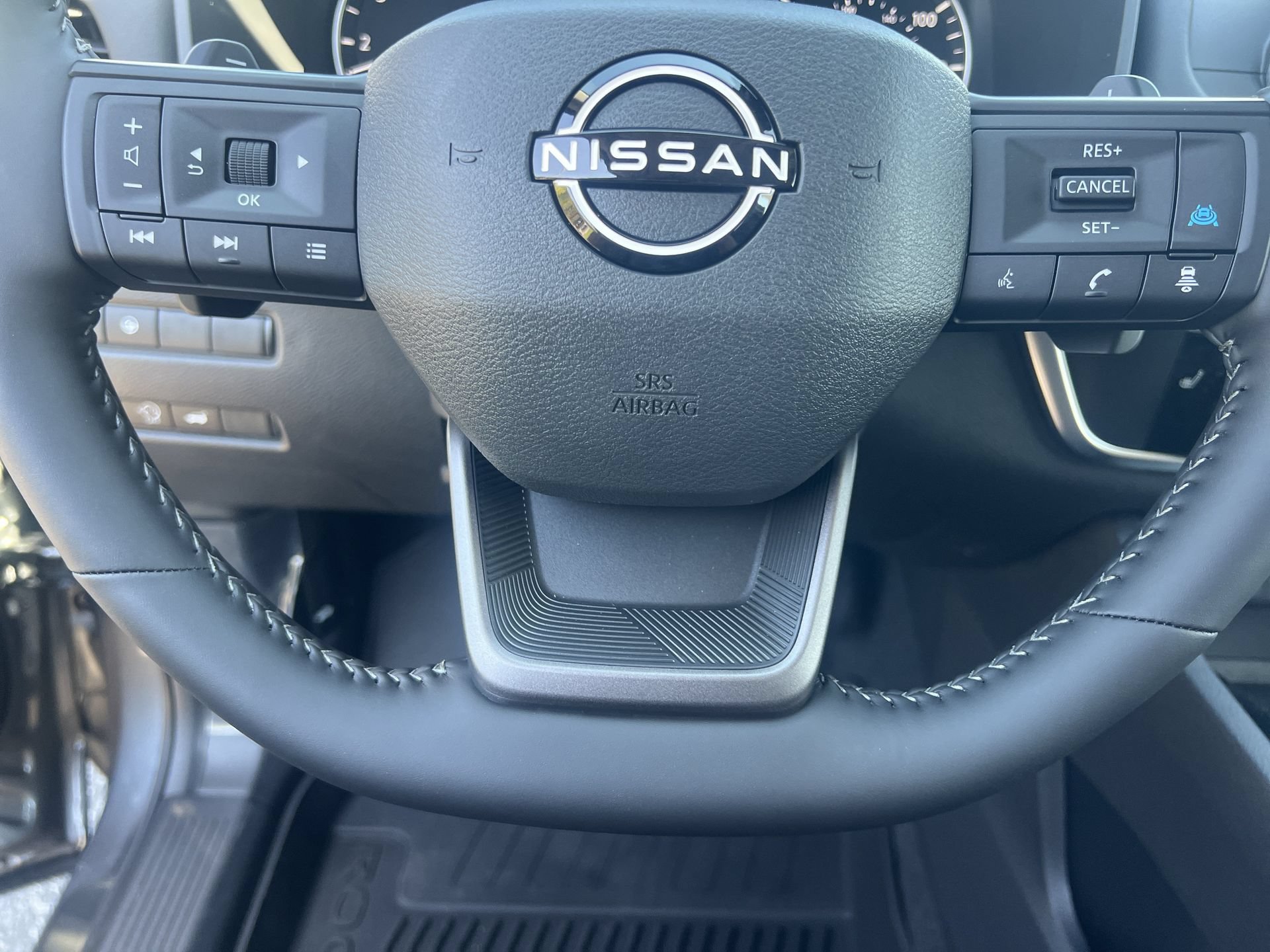 New 2026 Nissan Rogue Dark Armor FWD image 8