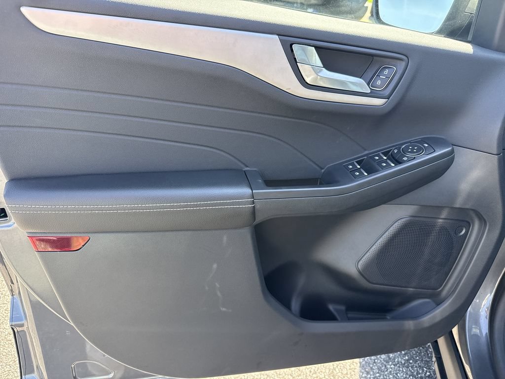Used 2022 Ford Escape SEL AWD/4WD image 10