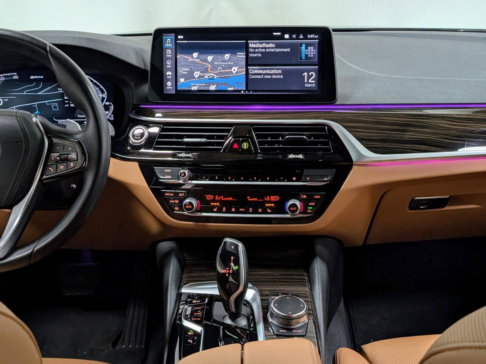 Used 2023 BMW 530e w/ Convenience Package image 25