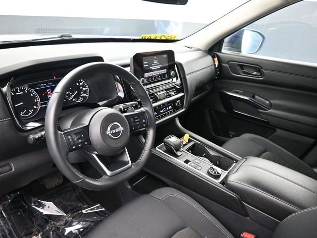 Used 2025 Nissan Pathfinder SV image 19